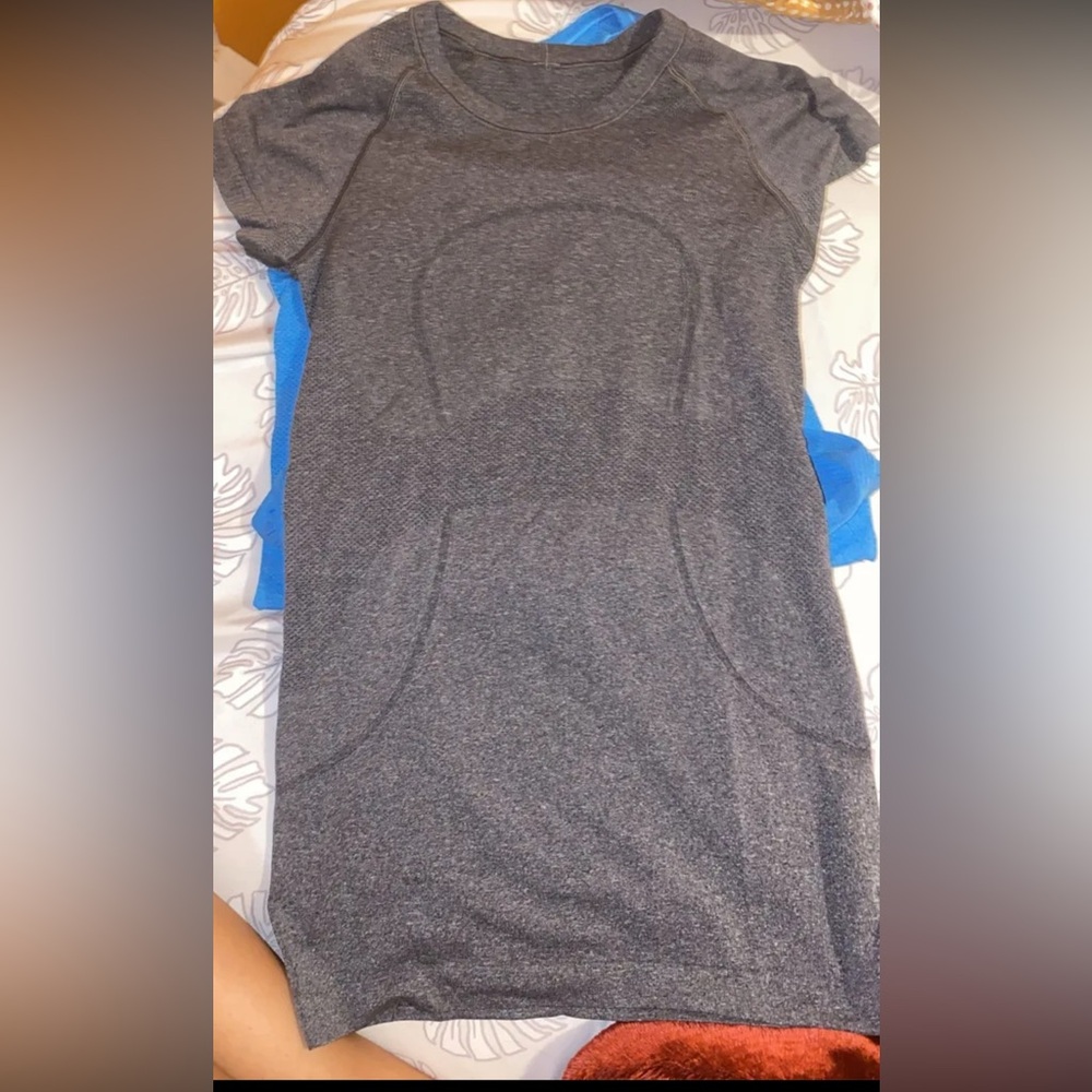 Lululemon swiftly tech short sleeve